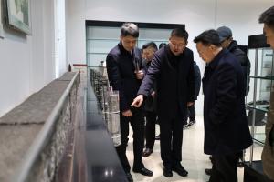 湖南洞口縣委書記吳韜到訪高遠(yuǎn)路業(yè)集團(tuán)并簽訂合作框架協(xié)議